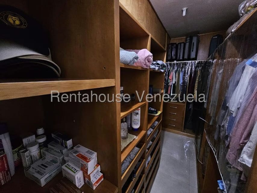 Casa (Multipes Niveles) en Venta en Cumbres de Curumo, Distrito Metropolitano - 30