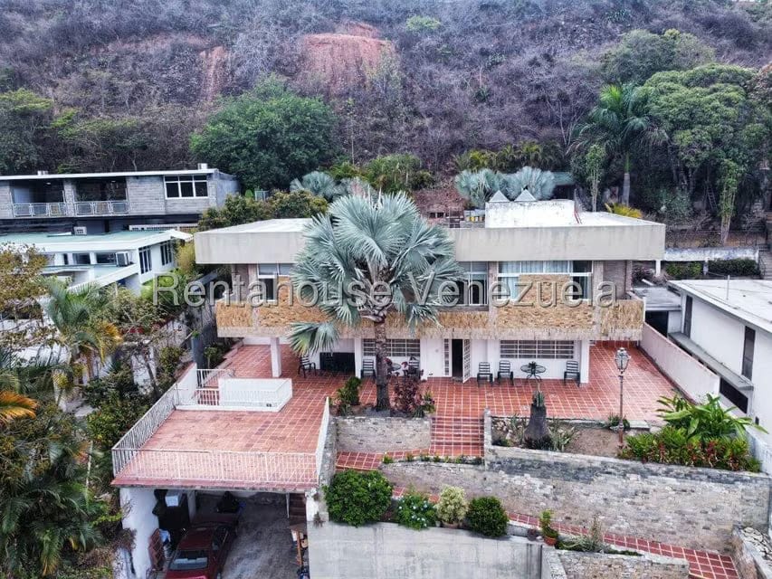 Casa (Multipes Niveles) en Venta en Cumbres de Curumo, Distrito Metropolitano - 4
