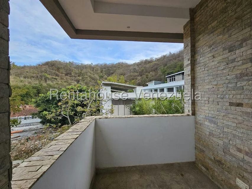 Casa (Multipes Niveles) en Venta en Cumbres de Curumo, Distrito Metropolitano - 31