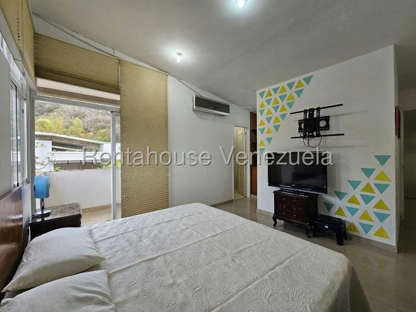 Casa (Multipes Niveles) en Venta en Cumbres de Curumo, Distrito Metropolitano - 33