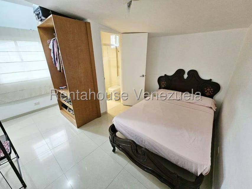 Casa (Multipes Niveles) en Venta en Cumbres de Curumo, Distrito Metropolitano - 34