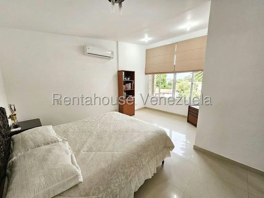 Casa (Multipes Niveles) en Venta en Cumbres de Curumo, Distrito Metropolitano - 37