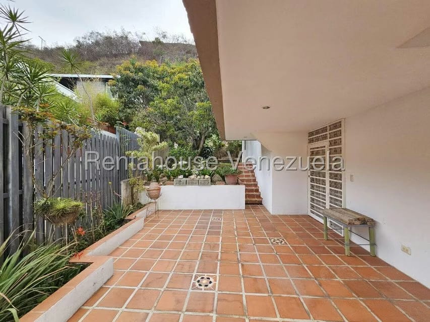 Casa (Multipes Niveles) en Venta en Cumbres de Curumo, Distrito Metropolitano - 60