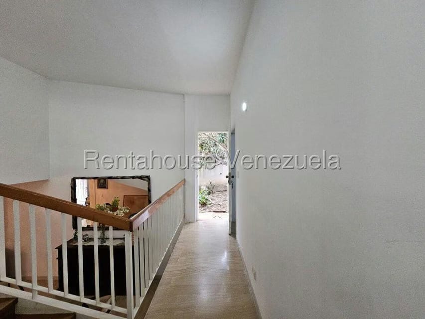 Casa (Multipes Niveles) en Venta en Cumbres de Curumo, Distrito Metropolitano - 67