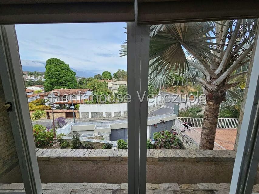 Casa (Multipes Niveles) en Venta en Cumbres de Curumo, Distrito Metropolitano - 70