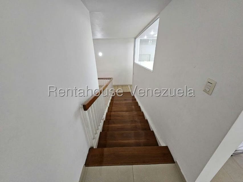 Casa (Multipes Niveles) en Venta en Cumbres de Curumo, Distrito Metropolitano - 78