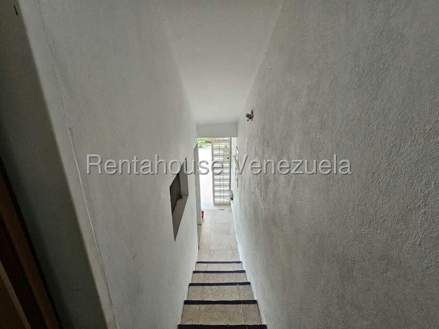 Casa (Multipes Niveles) en Venta en Cumbres de Curumo, Distrito Metropolitano - 80