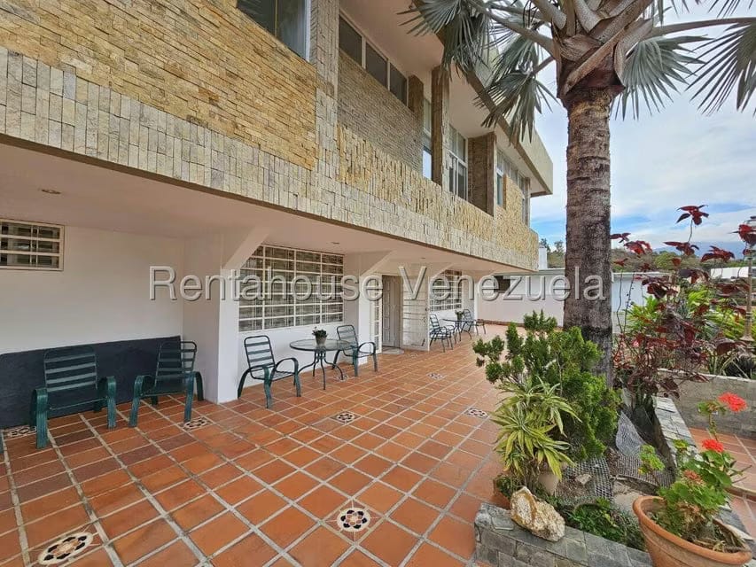 Casa (Multipes Niveles) en Venta en Cumbres de Curumo, Distrito Metropolitano - 10