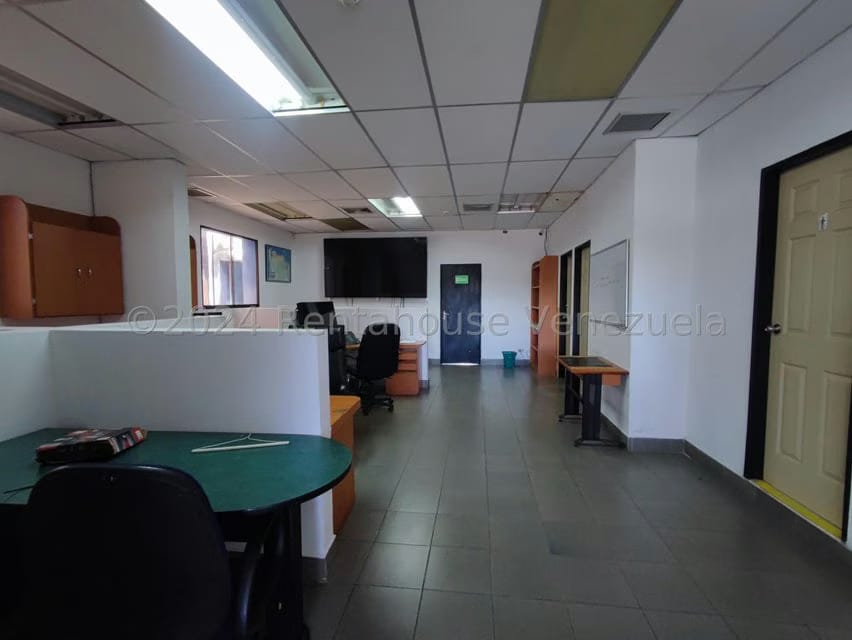 Comercial (Local Comercial) en Venta en Los Chaguaramos, Distrito Metropolitano - 16