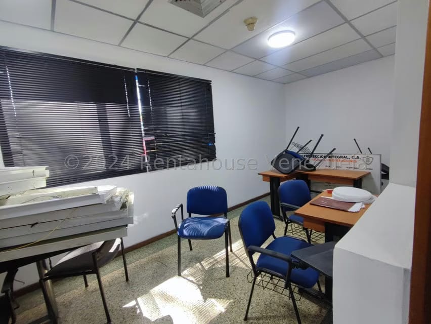 Comercial (Local Comercial) en Venta en Los Chaguaramos, Distrito Metropolitano - 23