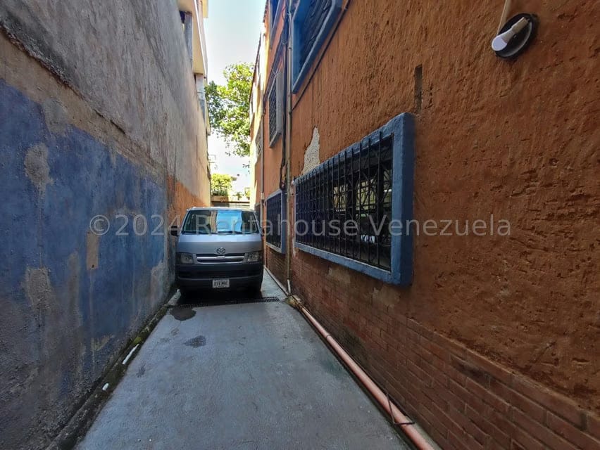 Comercial (Local Comercial) en Venta en Los Chaguaramos, Distrito Metropolitano - 34