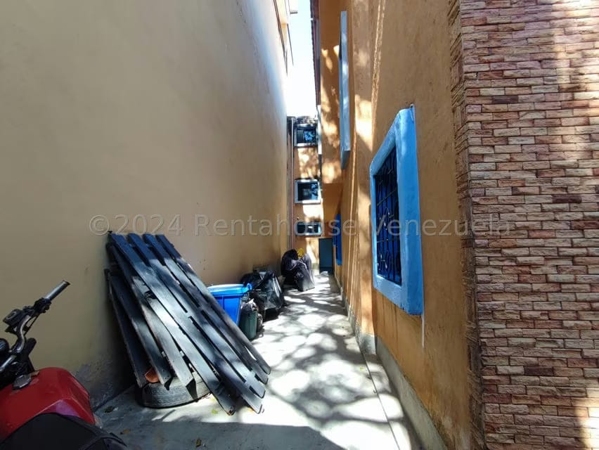 Comercial (Local Comercial) en Venta en Los Chaguaramos, Distrito Metropolitano - 35