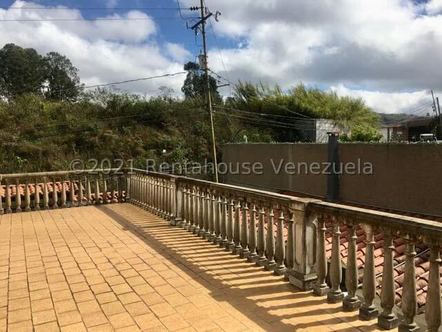 Casa (Colonial) en Venta en Club de Campo, Miranda - 11