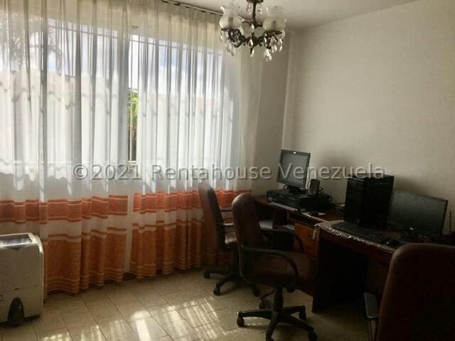 Casa (Colonial) en Venta en Club de Campo, Miranda - 28