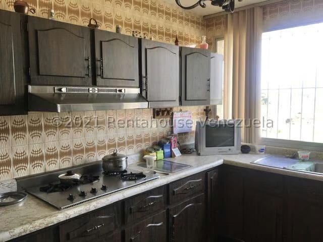 Casa (Colonial) en Venta en Club de Campo, Miranda - 32