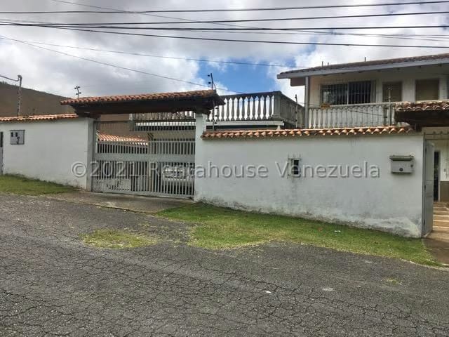 Casa (Colonial) en Venta en Club de Campo, Miranda - 39