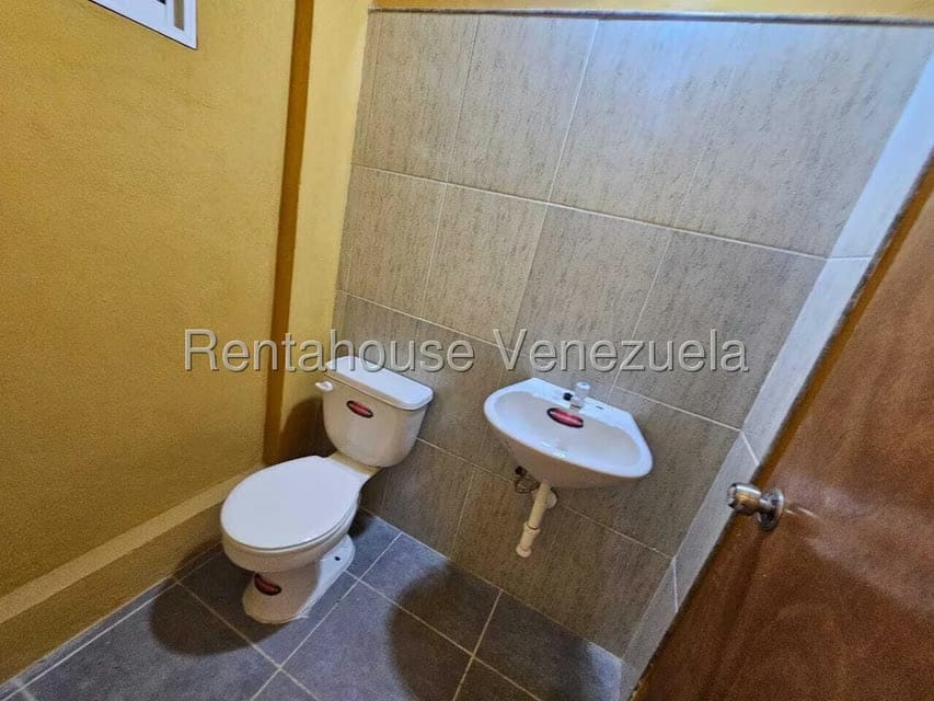 Comercial (Local Comercial) en Alquiler en Centro, Falcon - 2