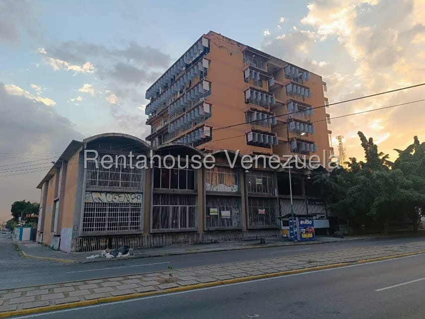 Comercial (Oficina) en Alquiler en Avenida Bolivar, Aragua