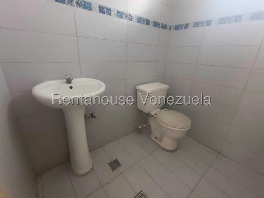 Comercial (Oficina) en Alquiler en Avenida Bolivar, Aragua - 10