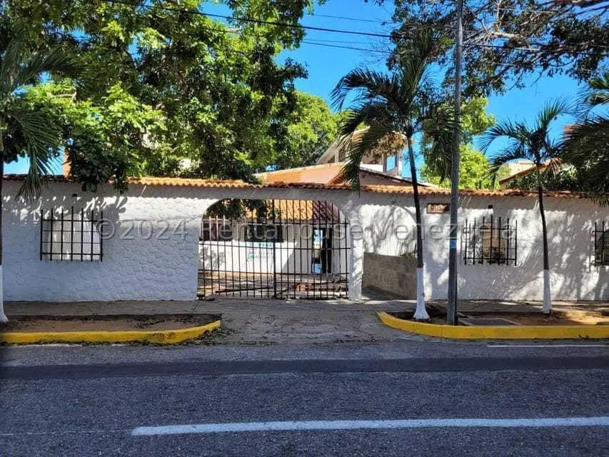 Casa (Multipes Niveles) en Venta en Playa Grande, Vargas