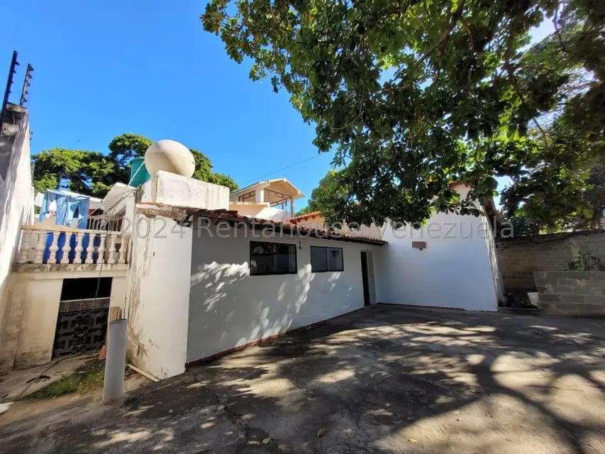 Casa (Multipes Niveles) en Venta en Playa Grande, Vargas - 2