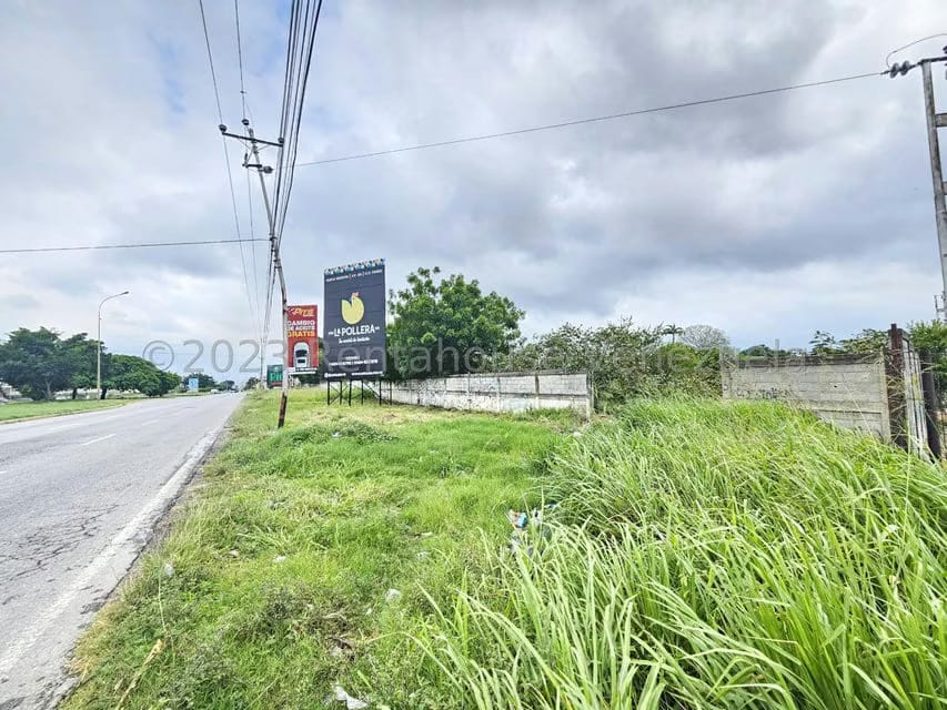 Terreno (Comercial) en Venta en Ave Intercomunal, Lara