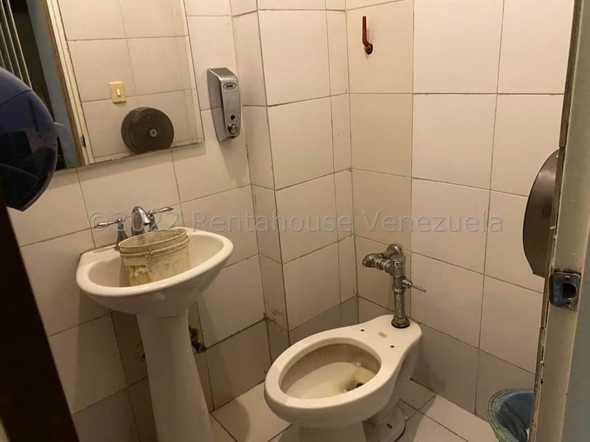Comercial (Local Comercial) en Venta en Parroquia La Candelaria, Distrito Metropolitano - 31