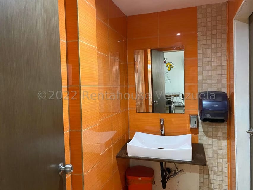 Comercial (Local Comercial) en Venta en Parroquia La Candelaria, Distrito Metropolitano - 55