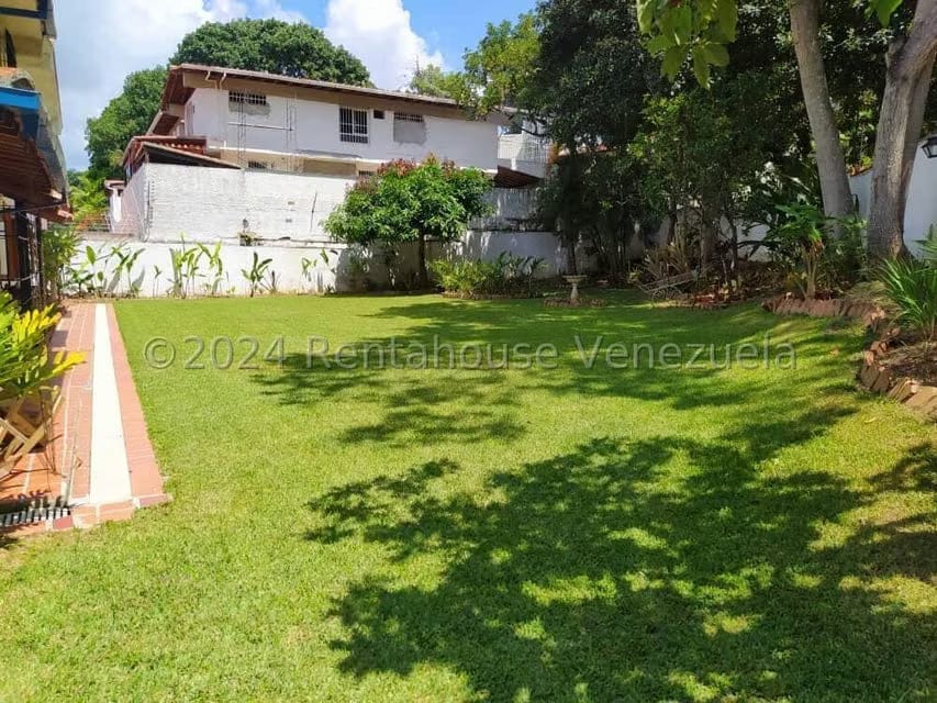 Casa (1 Nivel) en Alquiler en Prados del Este, Distrito Metropolitano - 14