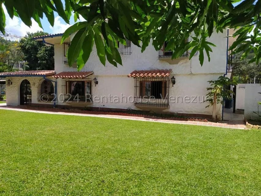 Casa (1 Nivel) en Alquiler en Prados del Este, Distrito Metropolitano - 18