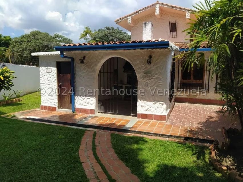 Casa (1 Nivel) en Alquiler en Prados del Este, Distrito Metropolitano - 19