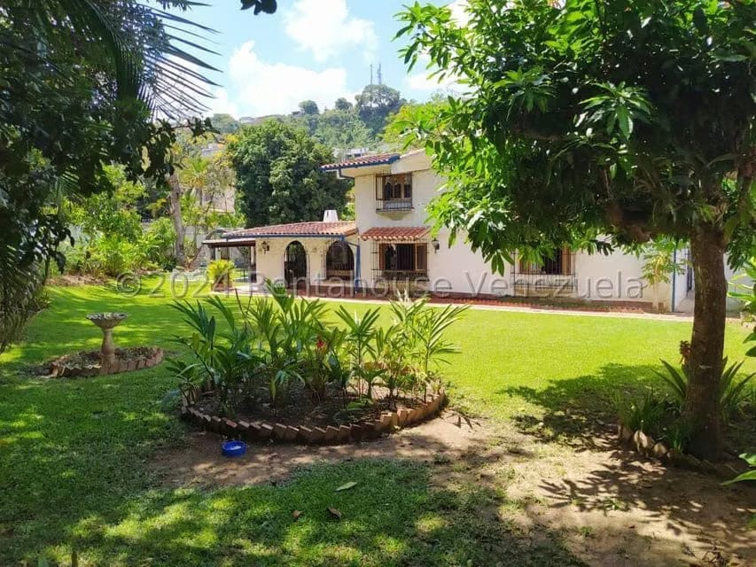 Casa (1 Nivel) en Alquiler en Prados del Este, Distrito Metropolitano - 21