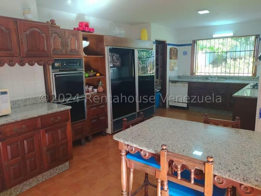 Casa (1 Nivel) en Alquiler en Prados del Este, Distrito Metropolitano - 34