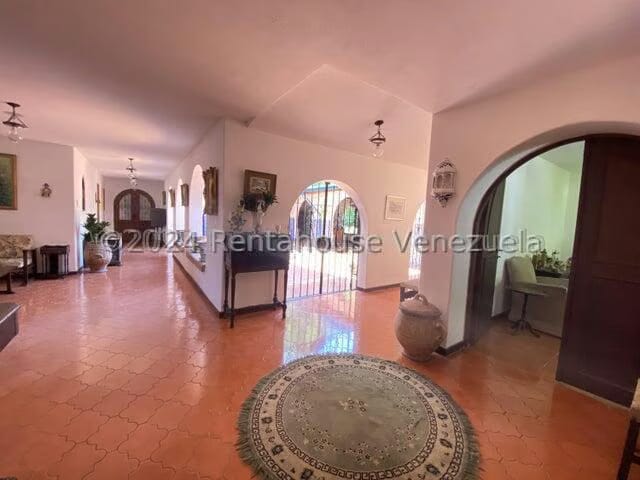 Casa (1 Nivel) en Alquiler en Prados del Este, Distrito Metropolitano - 39