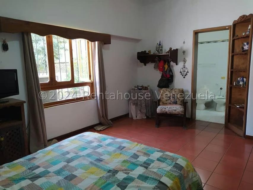 Casa (1 Nivel) en Alquiler en Prados del Este, Distrito Metropolitano - 47
