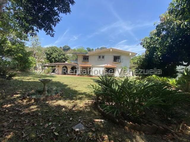Casa (1 Nivel) en Alquiler en Prados del Este, Distrito Metropolitano - 8