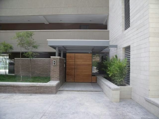 Apartamento (Duplex) en Venta en La Boyera, Distrito Metropolitano - 2
