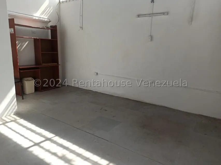 Comercial (Galpon - Deposito) en Alquiler en Macarena Sur, Miranda - 11
