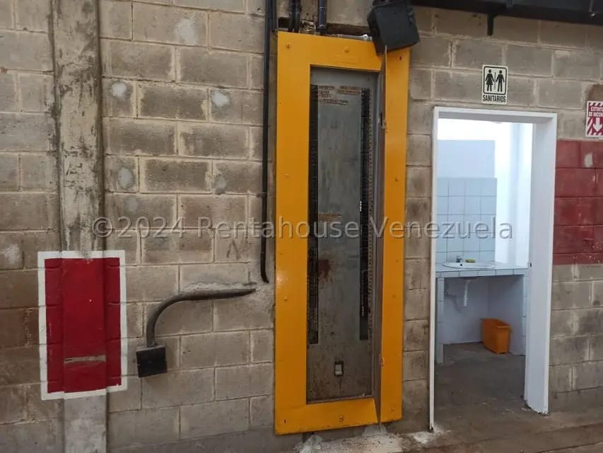 Comercial (Galpon - Deposito) en Alquiler en Macarena Sur, Miranda - 14