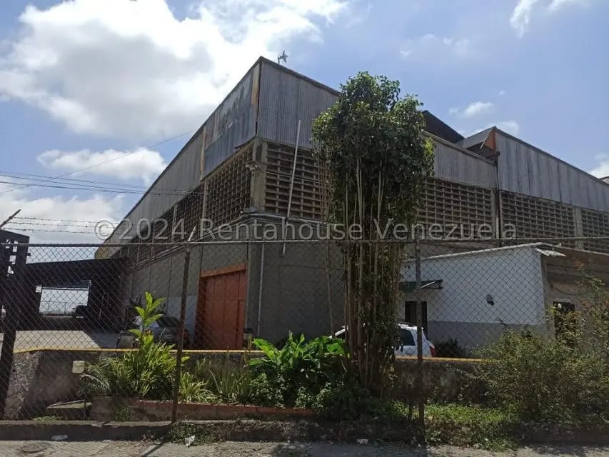 Comercial (Galpon - Deposito) en Alquiler en Macarena Sur, Miranda - 17