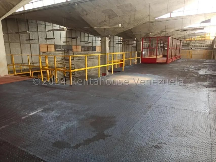 Comercial (Galpon - Deposito) en Alquiler en Macarena Sur, Miranda - 6