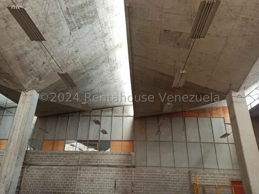 Comercial (Galpon - Deposito) en Alquiler en Macarena Sur, Miranda - 8