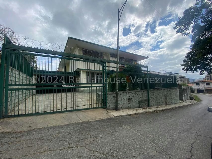 Casa (Multipes Niveles) en Venta en El Marques, Distrito Metropolitano - 2