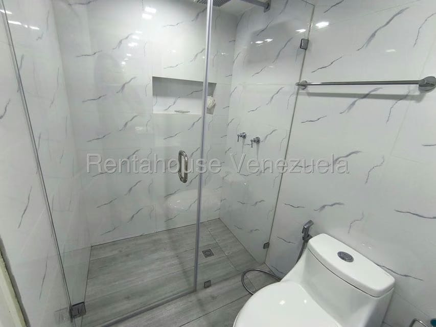 Apartamento (Duplex) en Alquiler en Santa Fe Norte, Distrito Metropolitano - 32