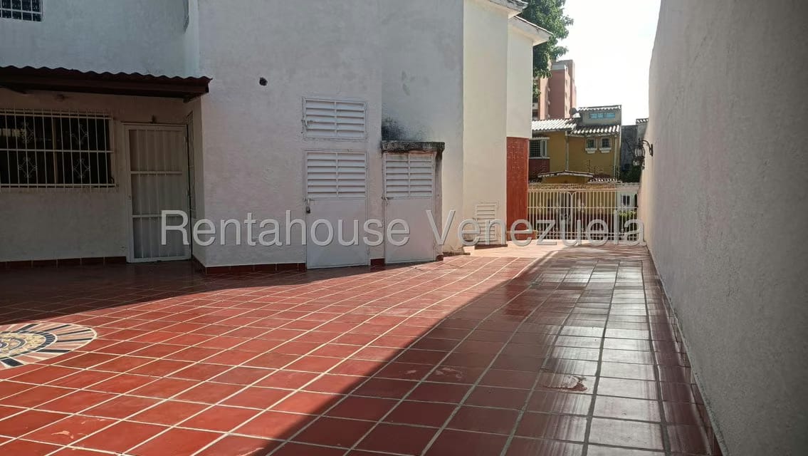 Casa (Duplex) en Venta en La Trigaleña, Carabobo - 32