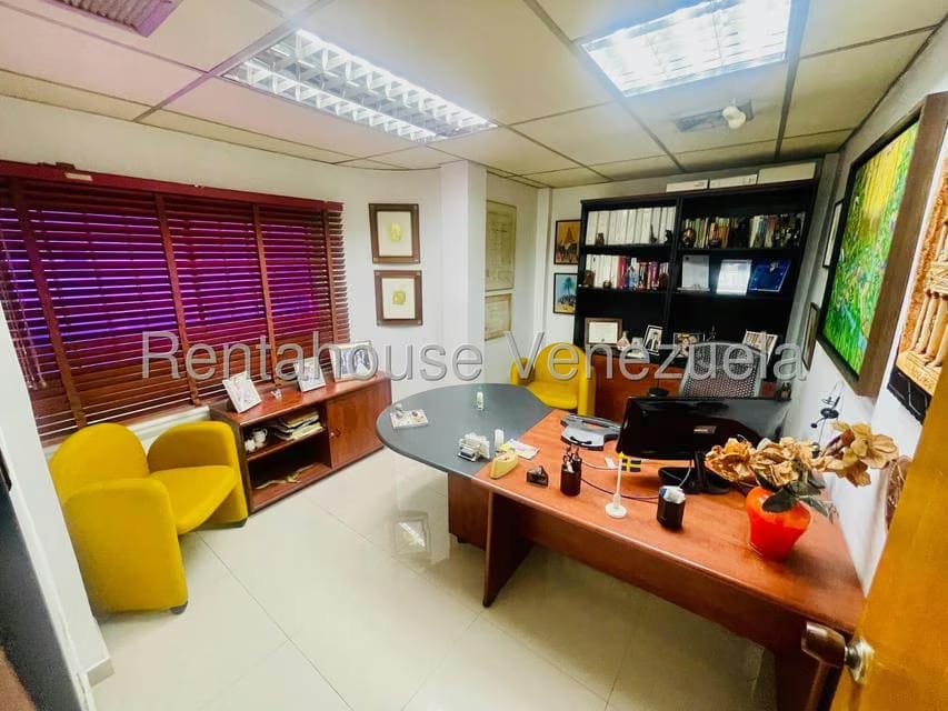 Comercial (Edificio) en Venta en Parroquia La Candelaria, Distrito Metropolitano - 25