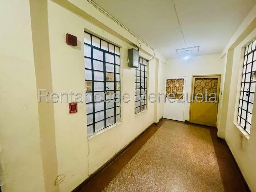 Comercial (Edificio) en Venta en Parroquia La Candelaria, Distrito Metropolitano - 35