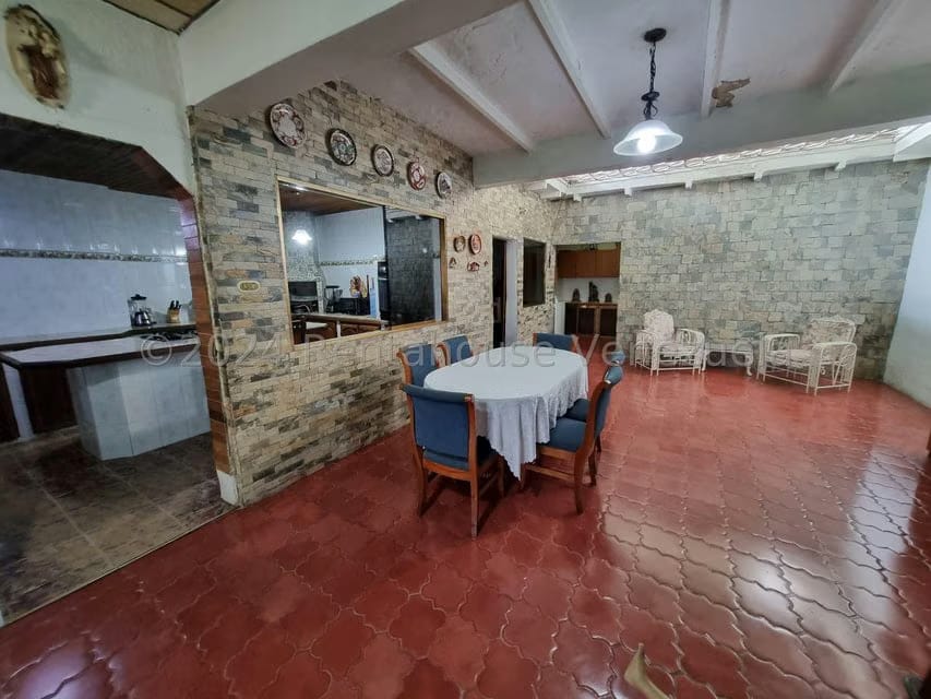 Casa (Multipes Niveles) en Venta en Coche, Distrito Metropolitano