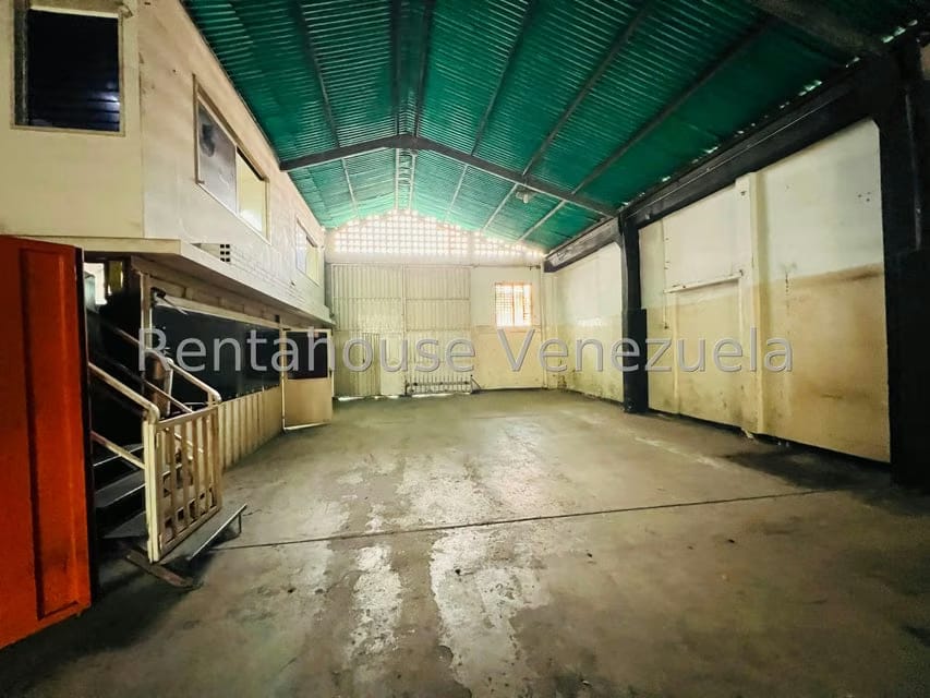 Comercial (Galpon - Deposito) en Venta en Centro, Lara - 2