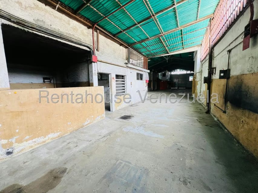Comercial (Galpon - Deposito) en Venta en Centro, Lara - 13